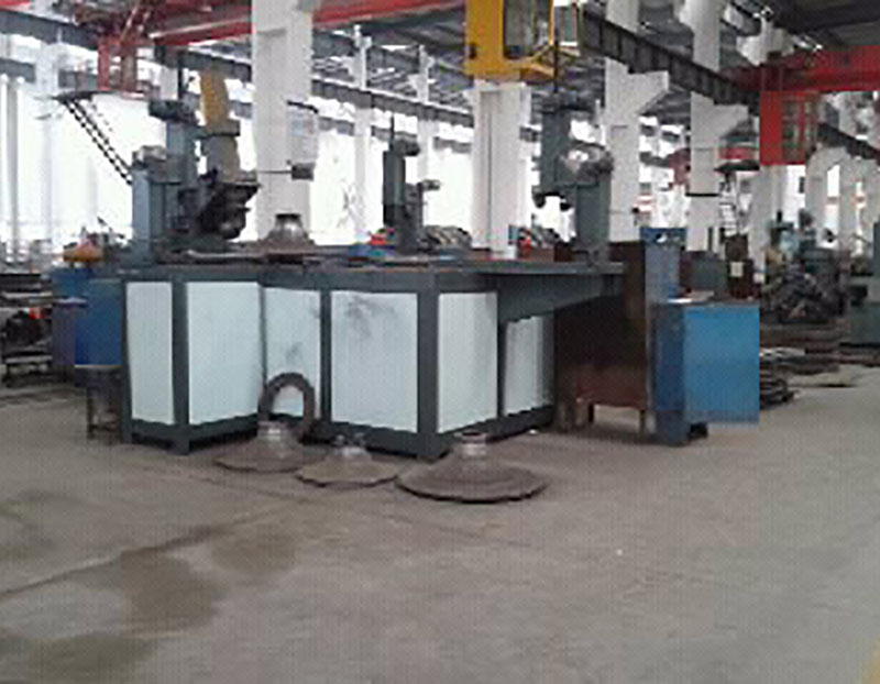 150吨前盘旋压机